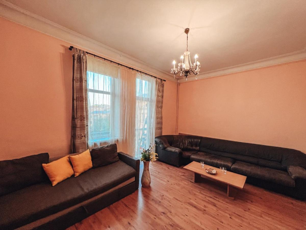 Apartments On Kreshchatik 17 Kyiv Exterior photo